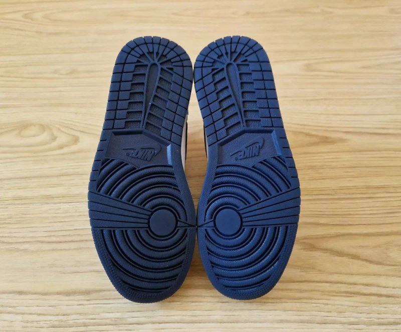 Кросівки Nike Air Jordan 1 Retro 40 розмір (стелька 25см) Original — фото 7