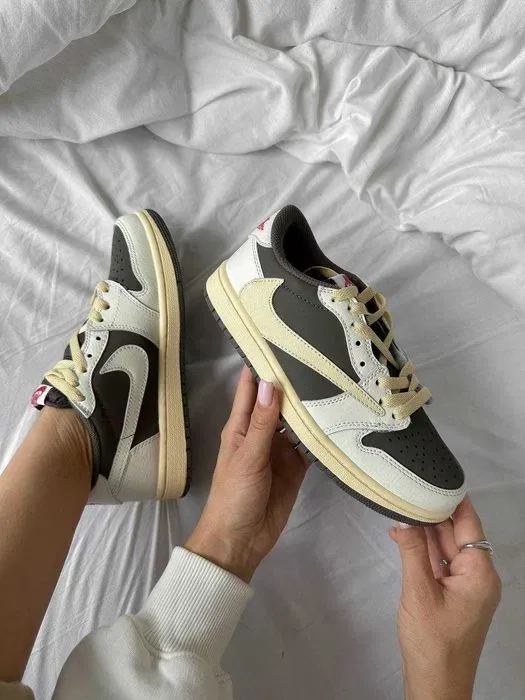Кросівки Nike Air Jordan 1 x Travis Scott Beige premium | Кроссовки Найк жіночі чоловічі — фото 2