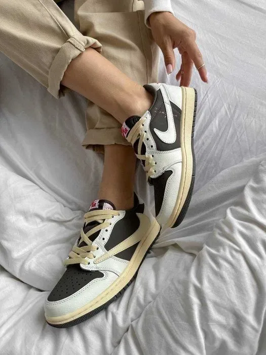 Кросівки Nike Air Jordan 1 x Travis Scott Beige premium | Кроссовки Найк жіночі чоловічі — фото 5