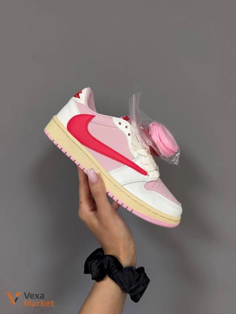 Кросівки NIKE AIR JORDAN 1 x TRAVIS SCOTT рожево-червоні