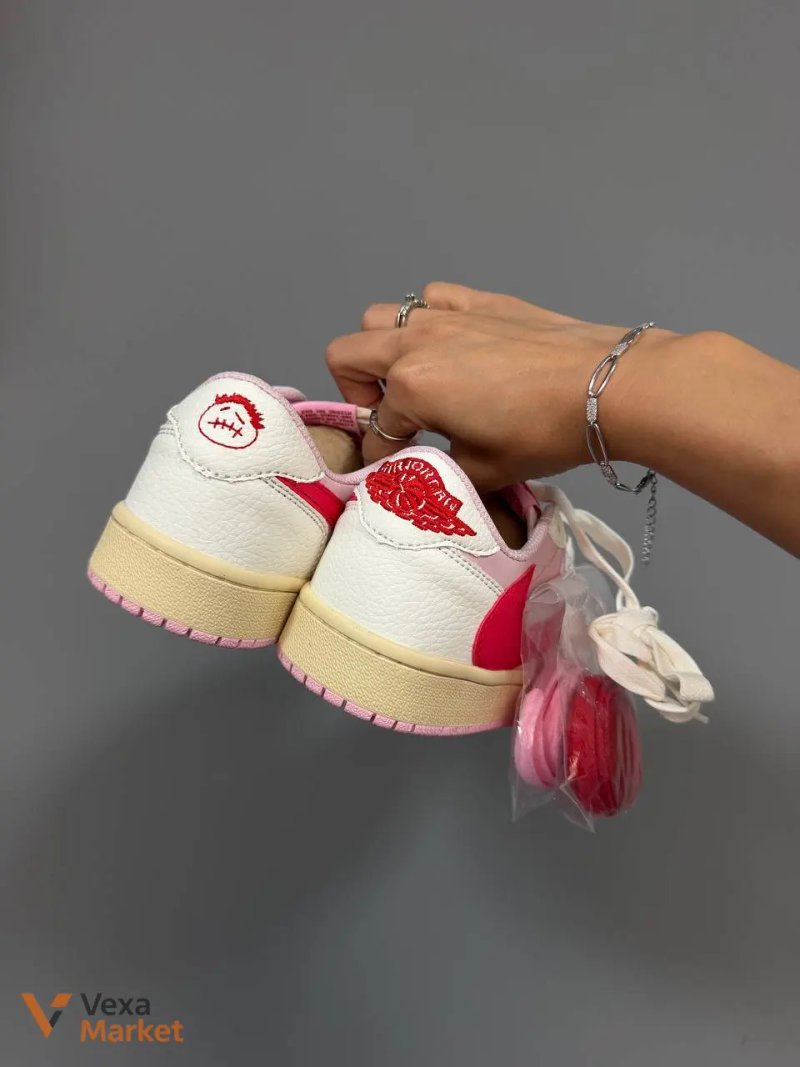 Кросівки NIKE AIR JORDAN 1 x TRAVIS SCOTT рожево-червоні — фото 9