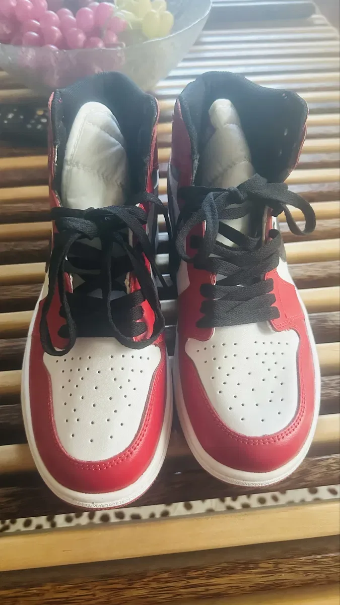 Кросівки Nike Air Jordan High Chicago нові 40 розмір (25 см) — фото 2