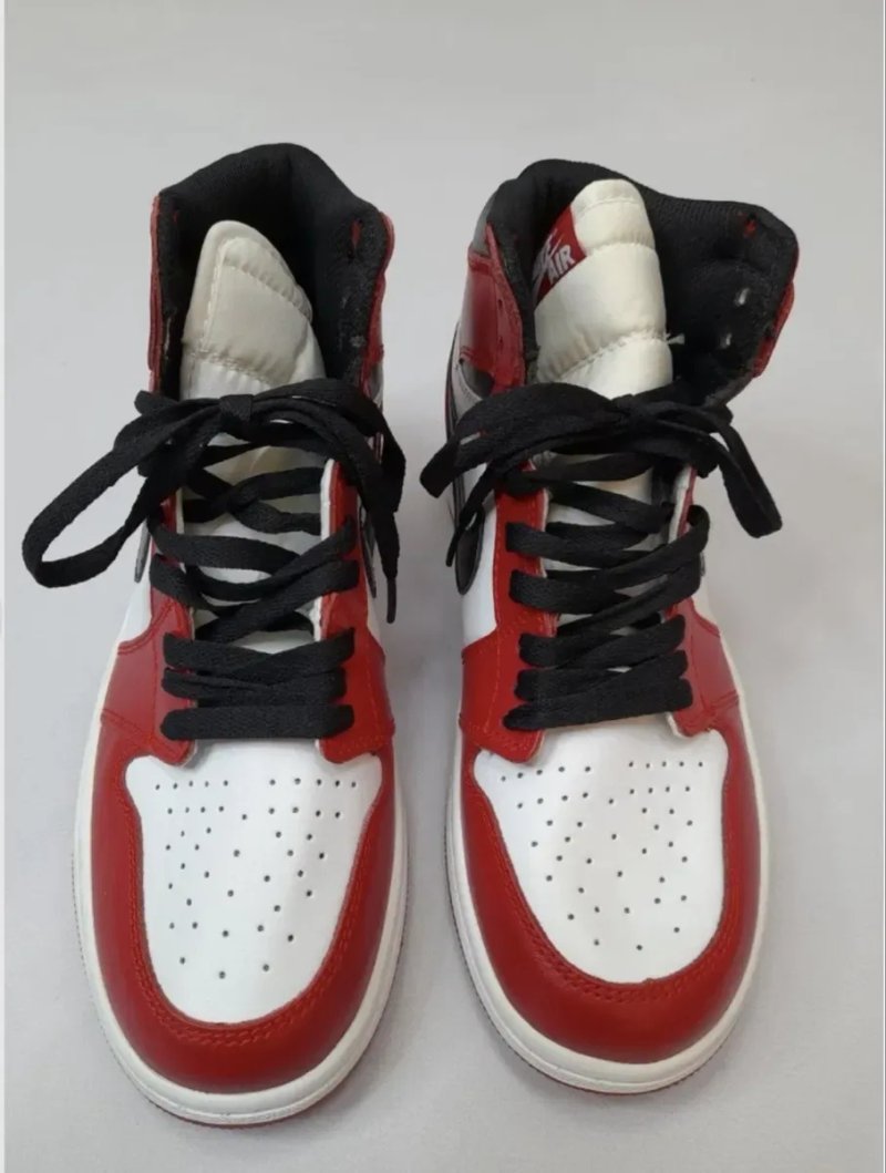 Кросівки Nike Air Jordan High Chicago нові 40 розмір (25 см) — фото 3