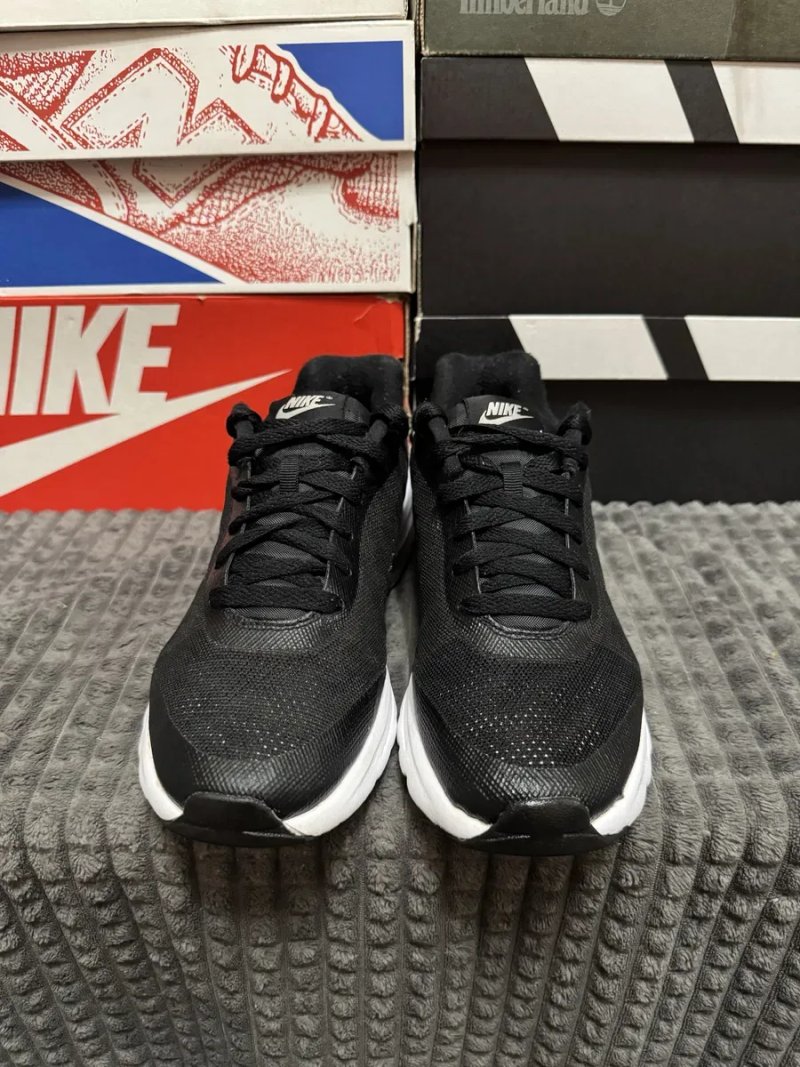 Кросівки Nike Air Max Invigor 40(25,5см) оригінал — фото 2