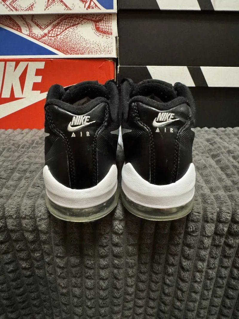 Кросівки Nike Air Max Invigor 40(25,5см) оригінал — фото 4
