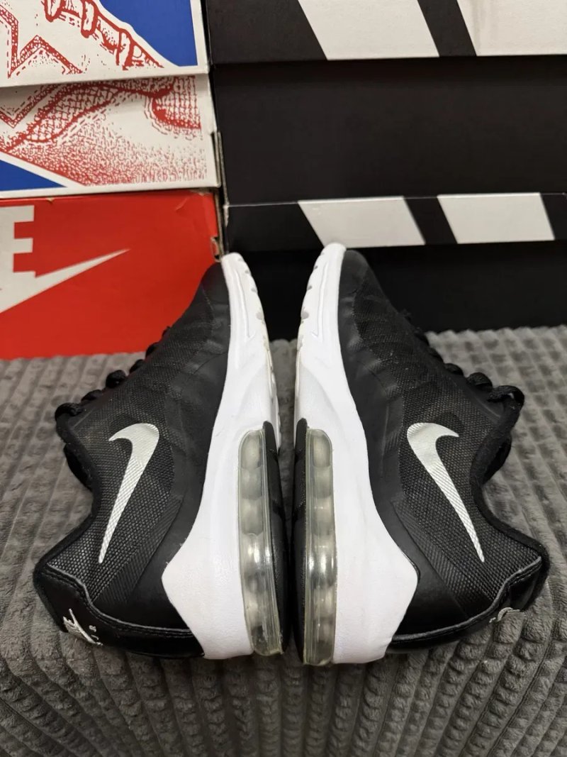 Кросівки Nike Air Max Invigor 40(25,5см) оригінал — фото 5