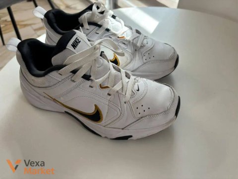 Кросівки Nike Defy All Day 38 розмір