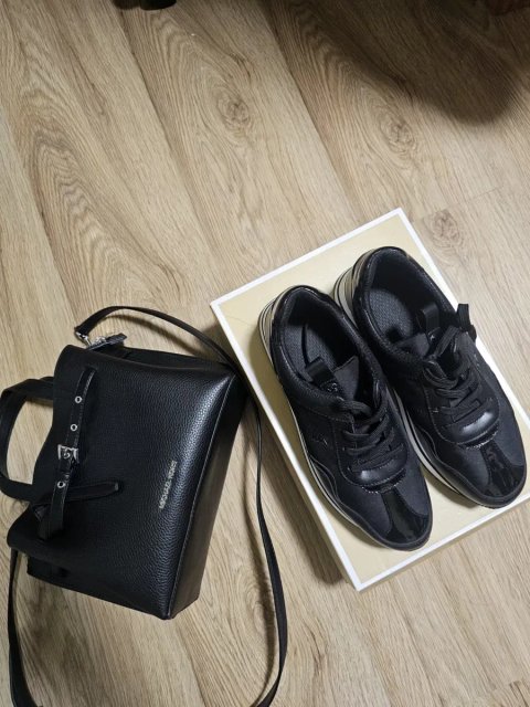 Кросівки оригінальні michael kors