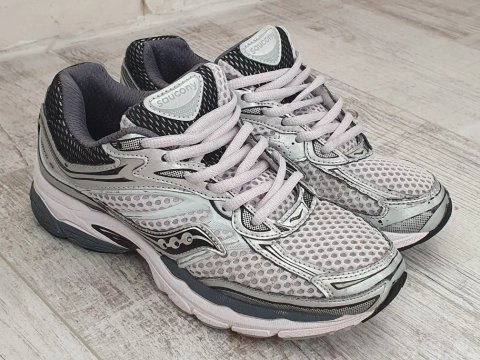 Кросівки Saucony ProGrid Omni 9 OG (Розмір 38 маломірять на 36-36,5 / 23.5 см)
О