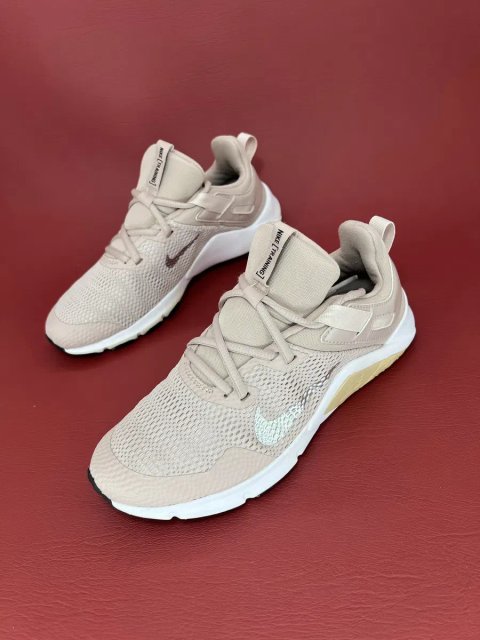 Кросівки жіночі 38р. Nike Legend Essential (CD0212-200)