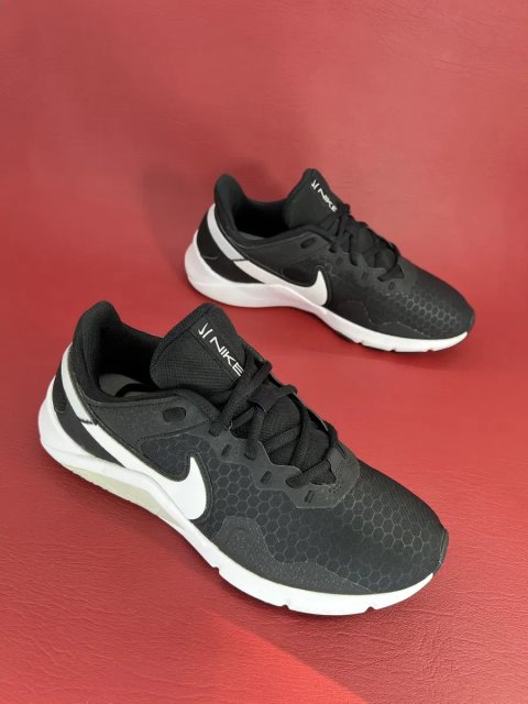 Кросівки   Жіночі 41р. Nike Legend Essential 2