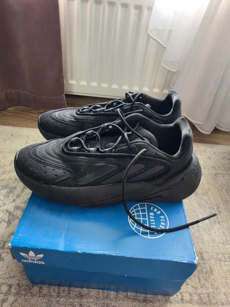 Кросівки жіночі Adidas Ozelia — фото 2