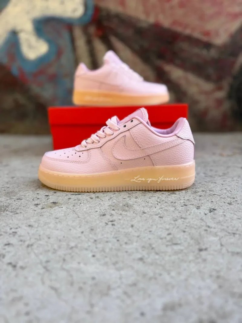 Кросівки жіночі Nike Air Force 1 Plant Flea White Drake Nocta Pink — фото 7