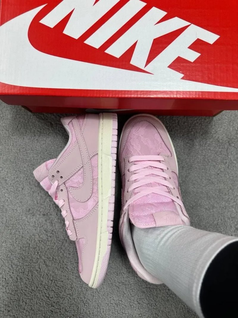 Кросівки жіночі Nike Dunk Low Lace Pack Regal Pink / Nike Dunk Low Lace Pack Regal Pink — фото 2