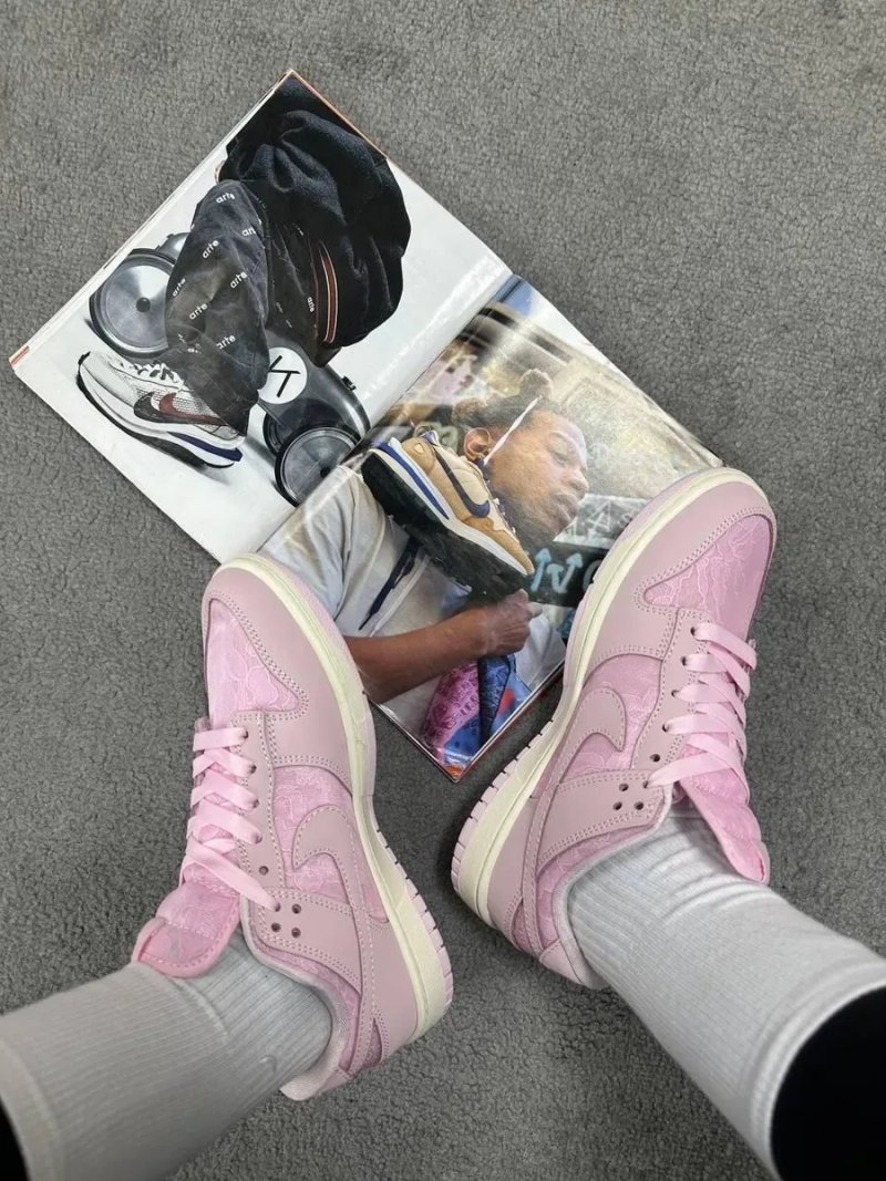 Кросівки жіночі Nike Dunk Low Lace Pack Regal Pink / Nike Dunk Low Lace Pack Regal Pink — фото 3