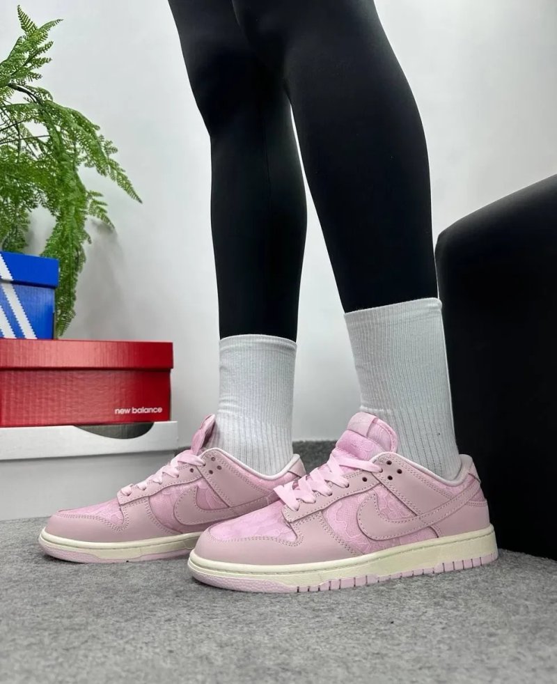 Кросівки жіночі Nike Dunk Low Lace Pack Regal Pink / Nike Dunk Low Lace Pack Regal Pink — фото 6