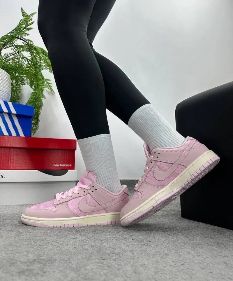 Кросівки жіночі Nike Dunk Low Lace Pack Regal Pink / Nike Dunk Low Lace Pack Regal Pink — фото 8