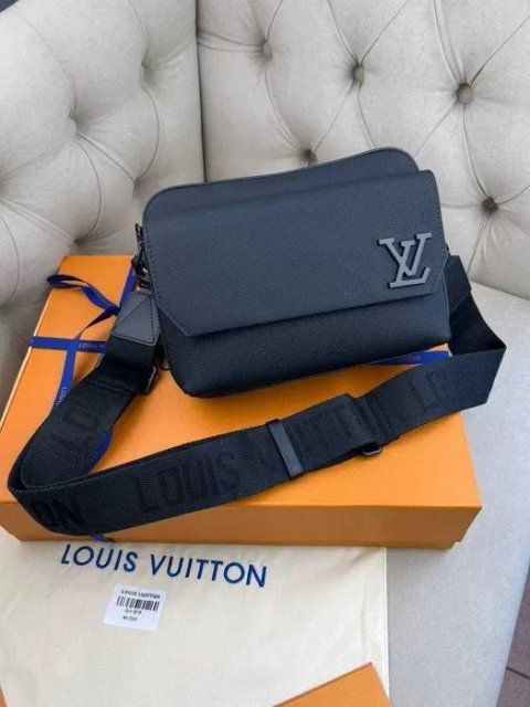 Кроссбоди сумка Louis Vuitton черный мессенджер Луи Виттон плечевая сумка c810