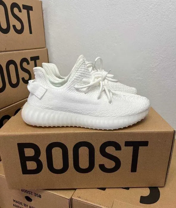 Кроссовки Adidas yeezy 350 white / Адидас изи 350 белые изики 37 38 39 — фото 2