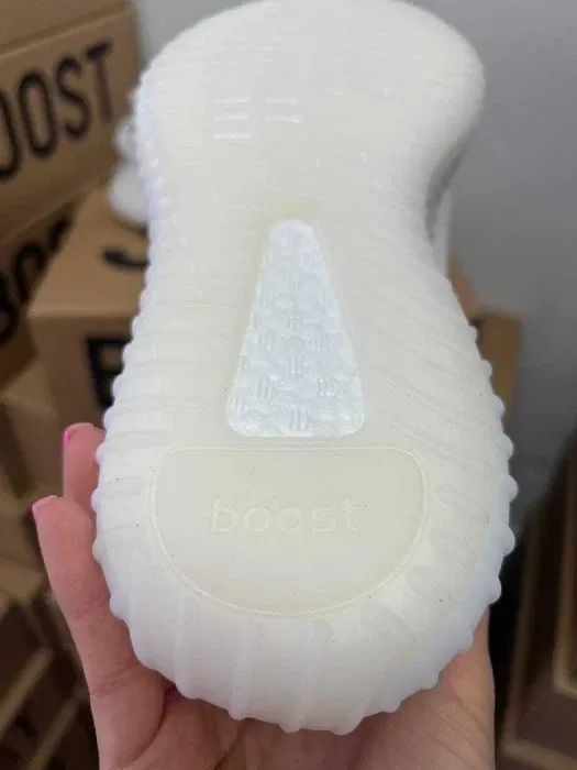 Кроссовки Adidas yeezy 350 white / Адидас изи 350 белые изики 37 38 39 — фото 5