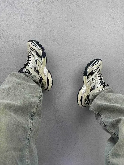 Кроссовки Balenciaga Track 2.0 Beige/Black premium | Кроссовки жіночі чоловічі — фото 2