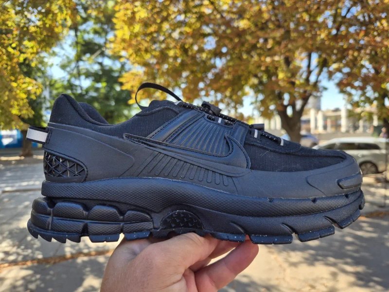 Кроссовки мужские Nike Zoom Vomero Roam Black FV2295-002 original — фото 2