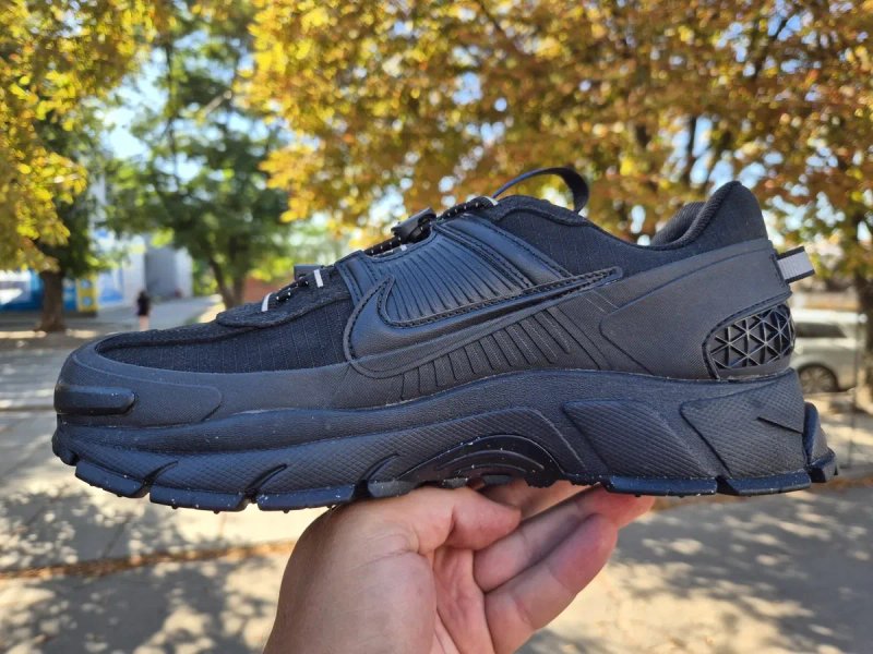 Кроссовки мужские Nike Zoom Vomero Roam Black FV2295-002 original — фото 4