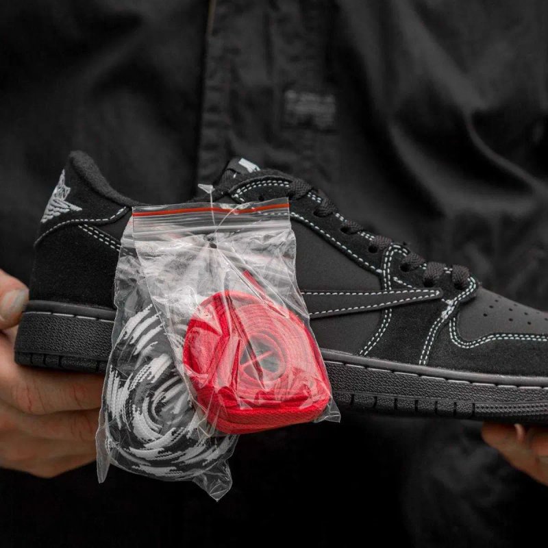 Кроссовки Nike Air Jordan Retro 1 Low x Travis Scott OG Black Phantom — фото 3