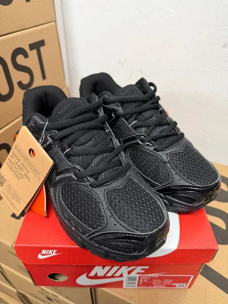 Кроссовки Nike V5 RNR black/Найк вомеро 5 черные 38 39 40 41 42 43 — фото 2