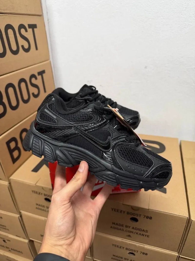 Кроссовки Nike V5 RNR black/Найк вомеро 5 черные 38 39 40 41 42 43 — фото 3