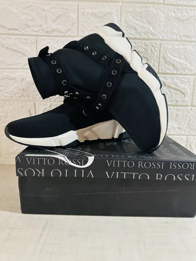 Кроссовки Vitto Rossi р.40 — фото 8