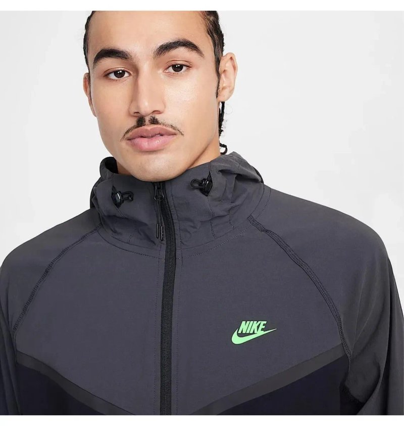 Куртка Nike Tech Woven Jacket Black HM7151-013 (S-L)Оригінал/вітровка найк — фото 4