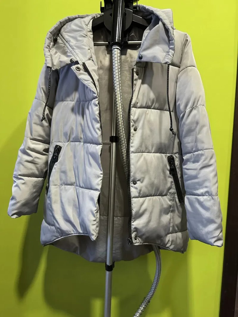 Куртка жіноча Prada р М — фото 8