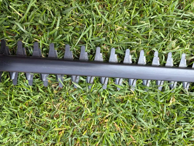 Кущоріз акумуляторний Bosch EasyHedgeCut 18V-45,довжина леза 45 см.  з Англії — фото 3