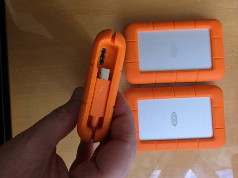 LaCie 1tb 1000GB Якісні зовнішні ударостійкі диски Мала нароботка майже нові Стан гарний