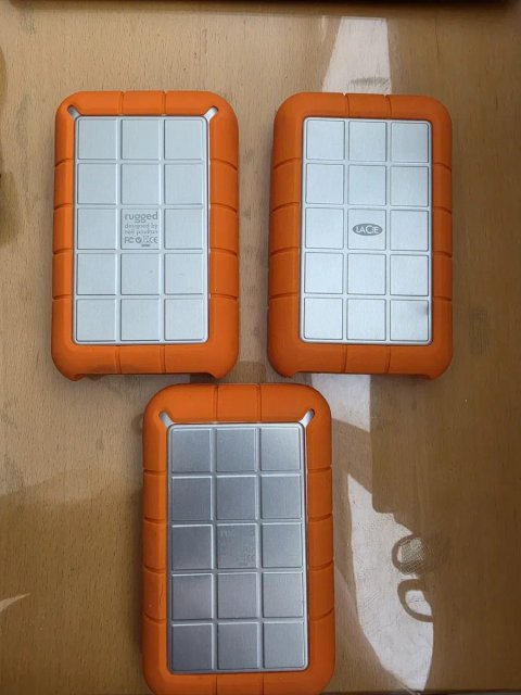 LaCie Rugged 2tb  2000gb hdd  Надійні якісні Зовнішні Диски  Нароботка мінімальна Майже нові