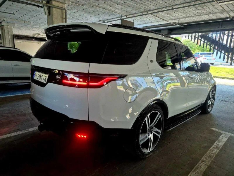 Land Rover Discovery 5 restyling R-Dynamic HSE — фото 6