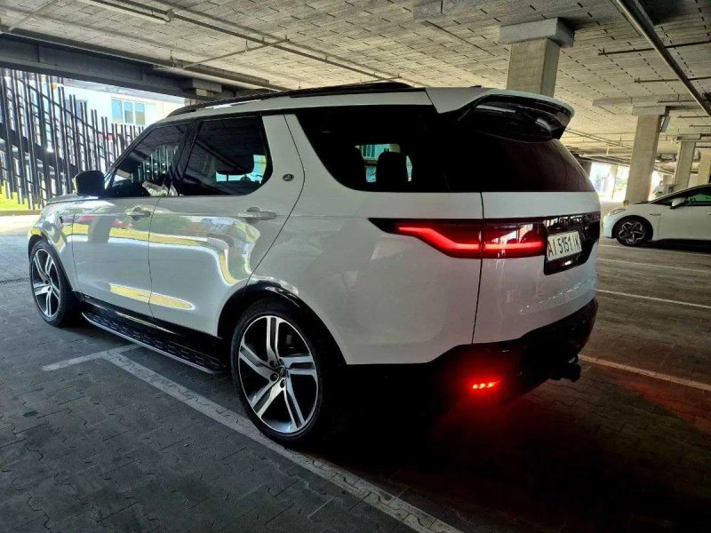 Land Rover Discovery 5 restyling R-Dynamic HSE — фото 7