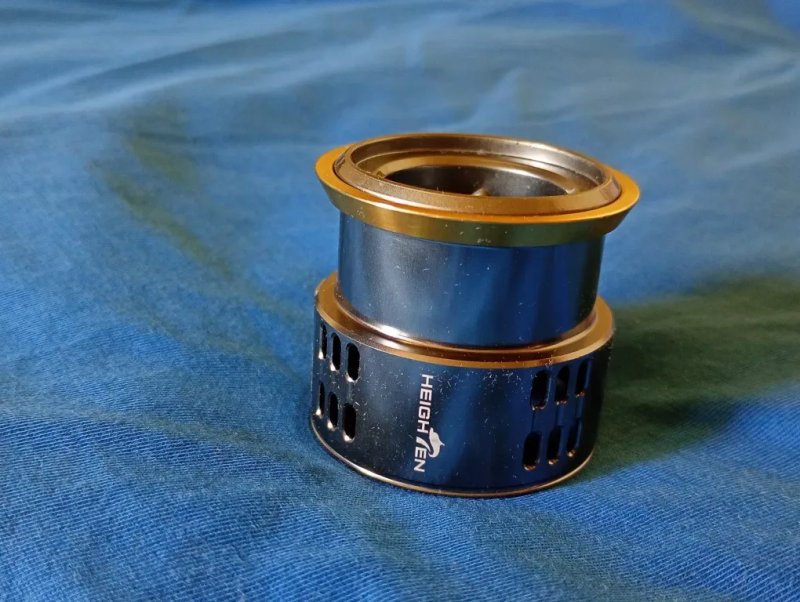 Легка тюнінгована шпуля Heighten C2000S та оригінальна Daiwa 07 Luvias 2004Heighten C2000S (для Shimano) — фото 2