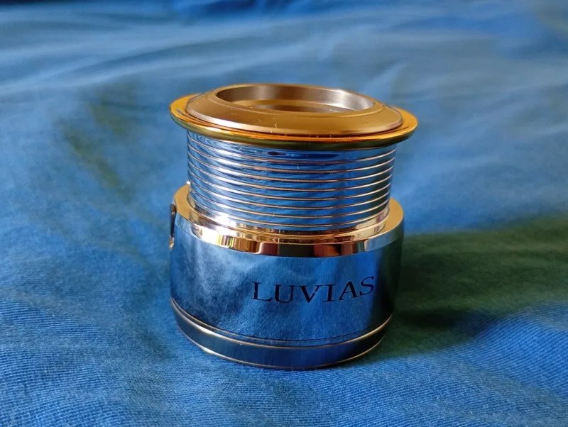 Легка тюнінгована шпуля Heighten C2000S та оригінальна Daiwa 07 Luvias 2004Heighten C2000S (для Shimano) — фото 4