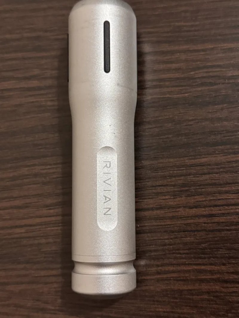 Ліхтар Rivian Torch 1000 Lumens оригінал — фото 3