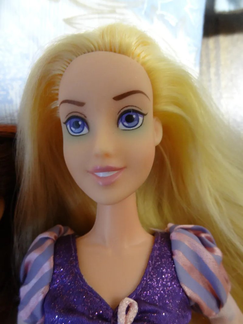 Лот кукол: Рапунцель Disney Store и Барби Mattel в оригинальной одежде — фото 4