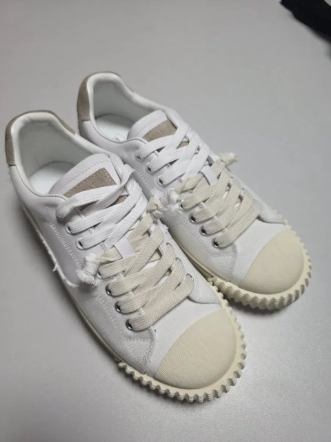 Maison margiela evolution 42 size white