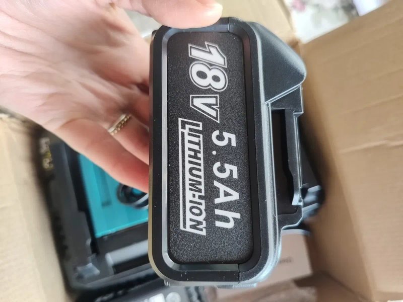 Makita DC18RD и два аккумулятора BL1855B. — фото 3