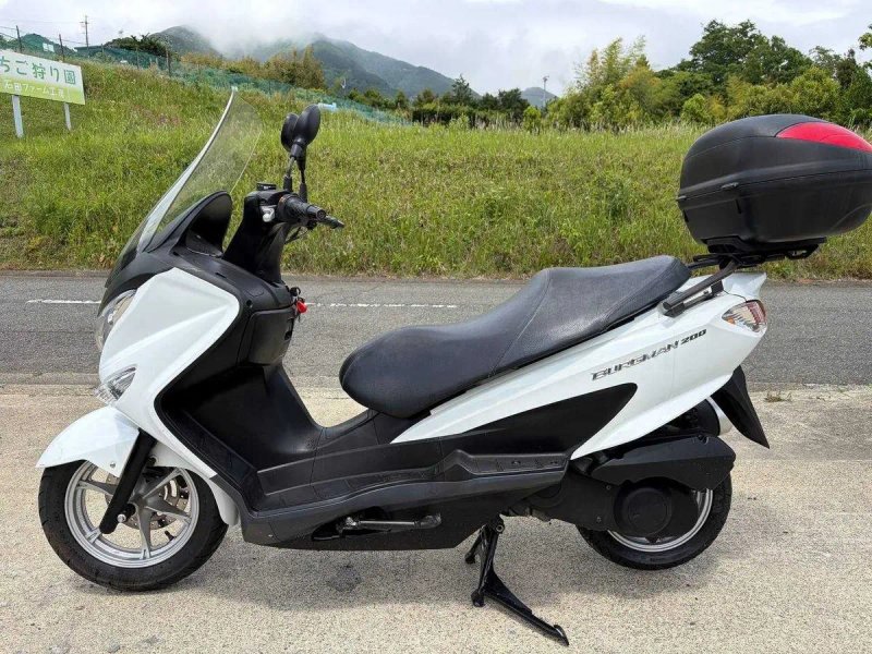 Макси-Скутер Suzuki BURGMAN 200 — фото 2