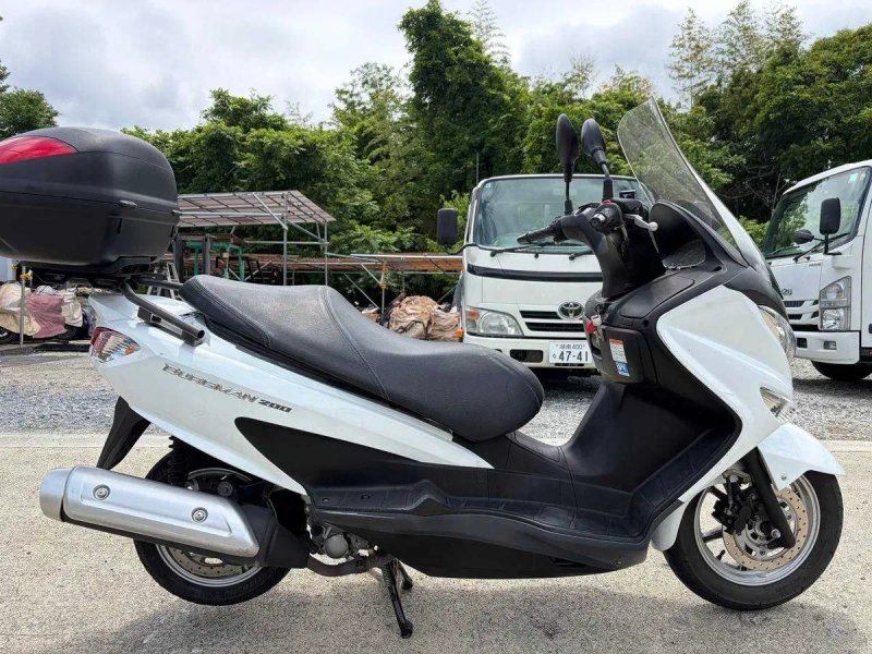 Макси-Скутер Suzuki BURGMAN 200 — фото 3