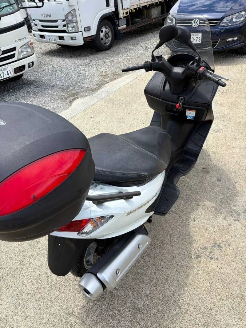 Макси-Скутер Suzuki BURGMAN 200 — фото 8