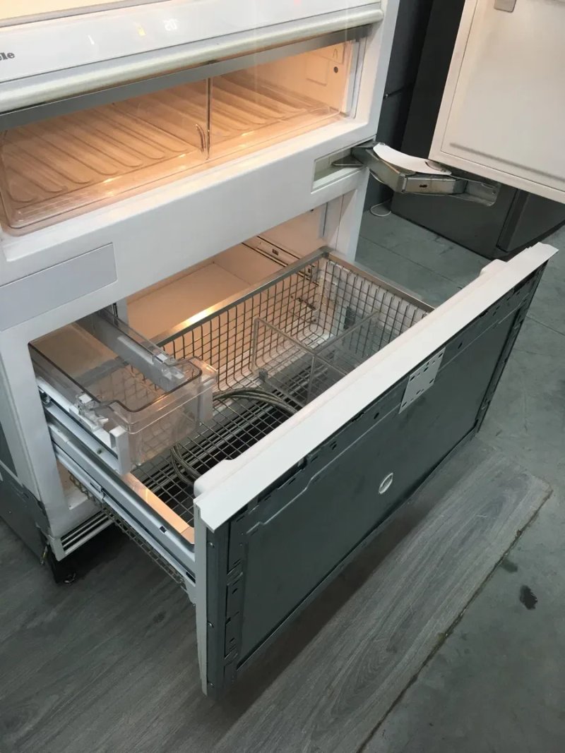 MasterCool KF1901 холодильник 90см під забудову  льодогенератор — фото 2