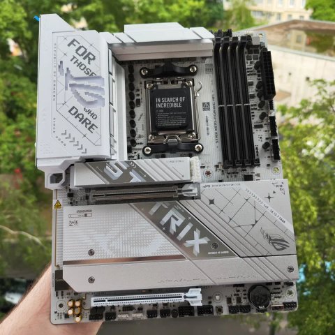 Материнська плата ASUS ROG STRIX X870-A GAMING WIFI