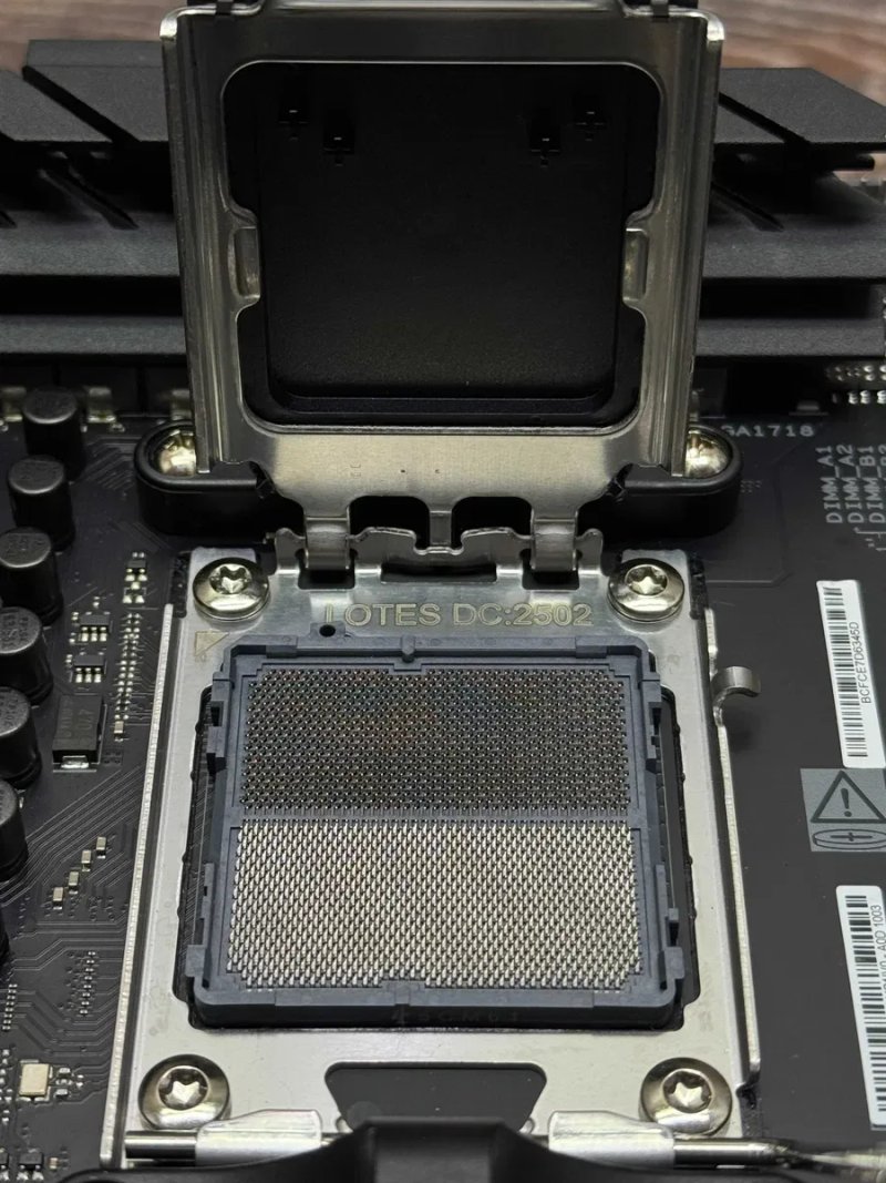 Материнська плата ASUS ROG STRIX X870-F GAMING WIFI AM5|DDR5 Вітринний варіант — фото 5